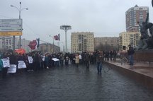 Работники московского метро провели митинг с требованием повысить зарплаты
